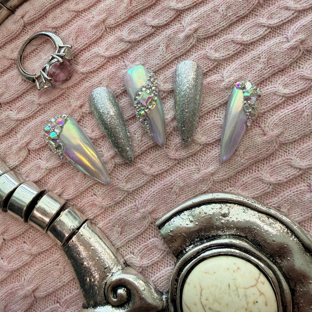 Silver Aura Press On Nails – Chrome Rhinestone Stiletto Set
