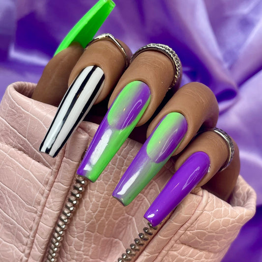 Goth Vertical Ombré Press On Nails | Beetlejuice Halloween Nails - Nail Dreamz by AishaBTJ-HLW