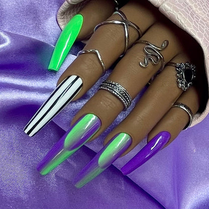 Goth Vertical Ombré Press On Nails | Beetlejuice Halloween Nails - Nail Dreamz by AishaBTJ-HLW